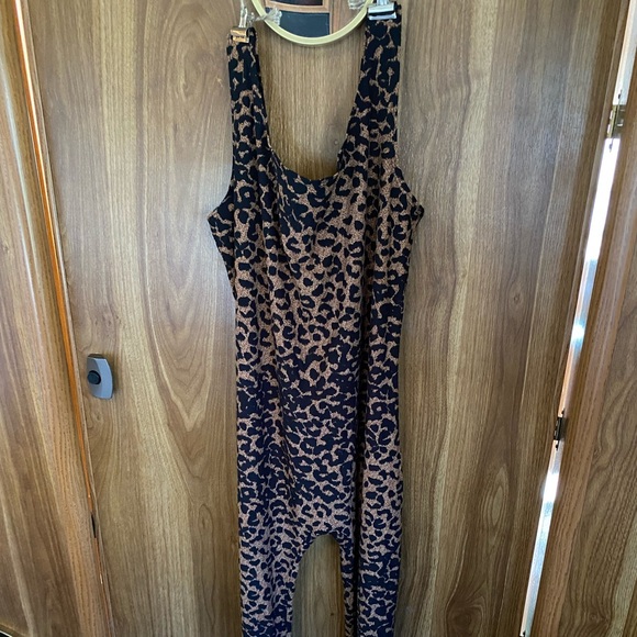 Leopard Print Unitard size 2XL - Picture 6 of 6